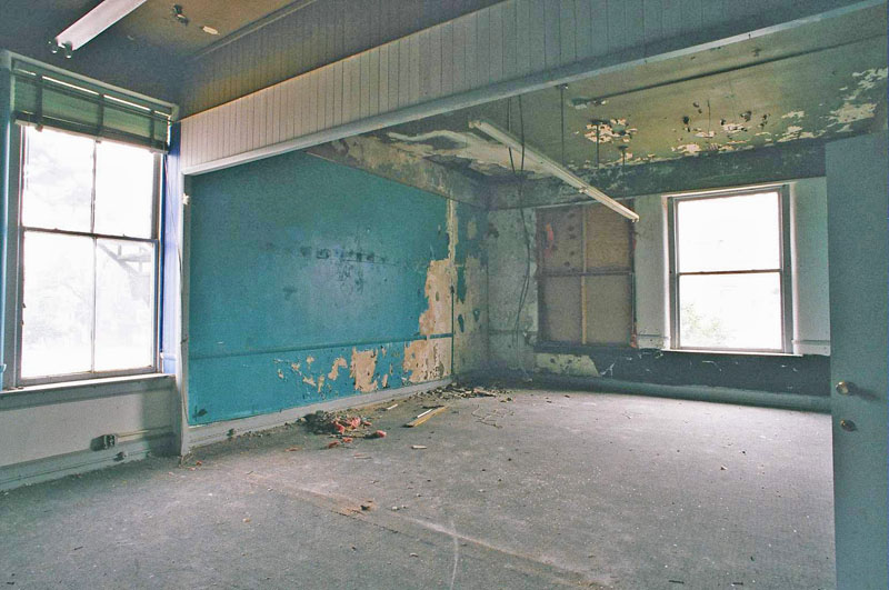 COMMERCIAL_SECOND_SOUTH_WEST-CORNER