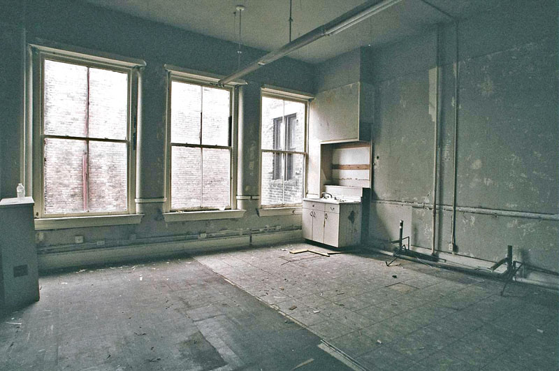 COMMERCIAL_THIRD_EAST_SALON