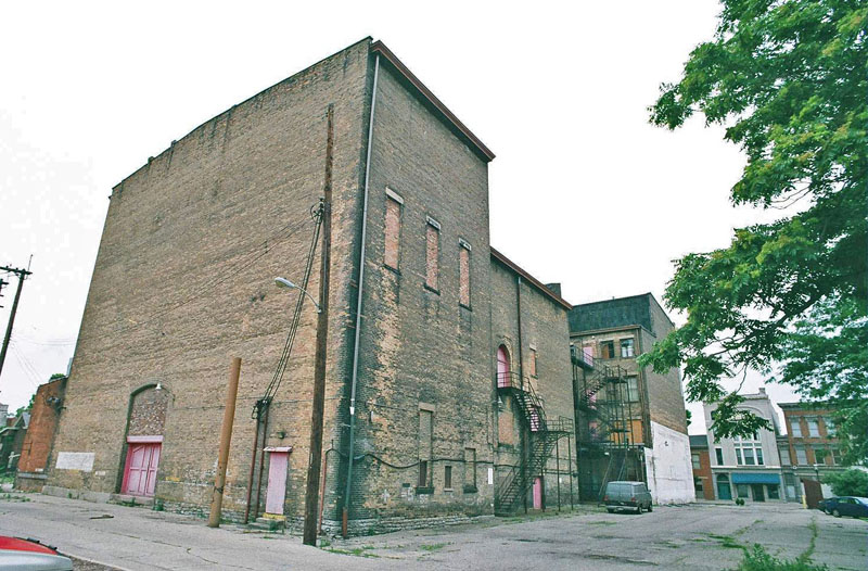 STAGE_HOUSE