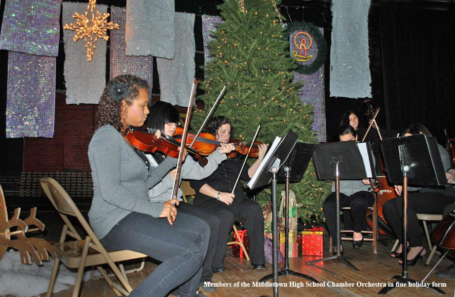 52_Members of the Middletown High School Chamber Orchestra in fine holiday form