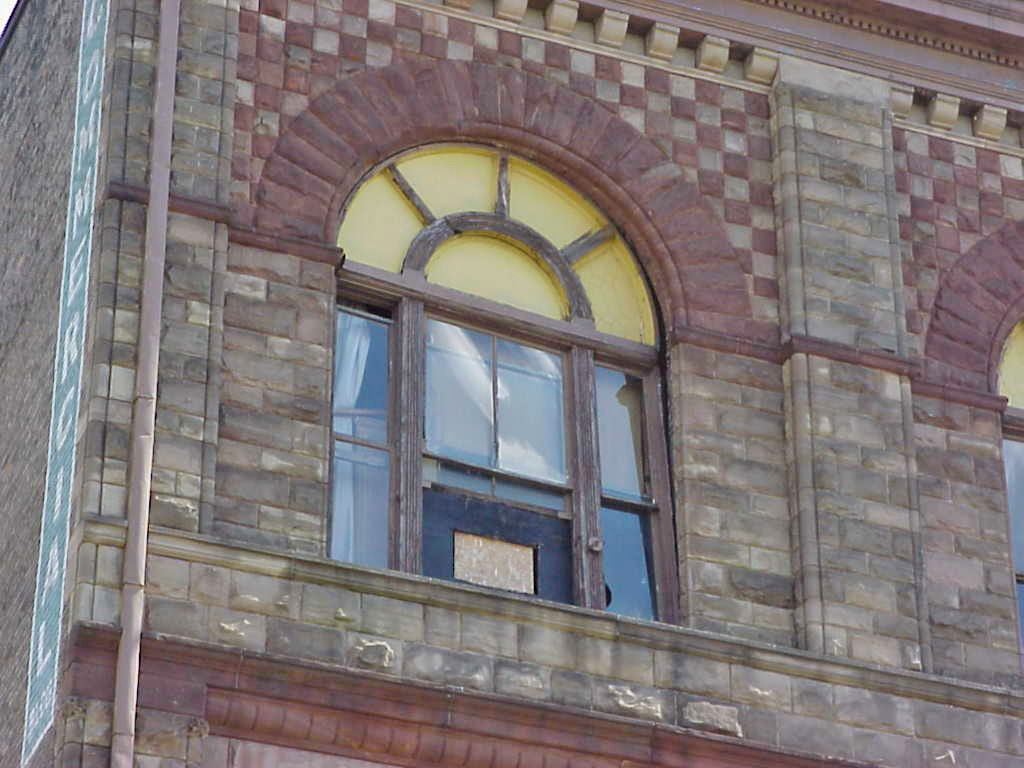 SORG_FACADE_BALLROOM_LEFT_END_NORTH_LOOSE_WINDOW
