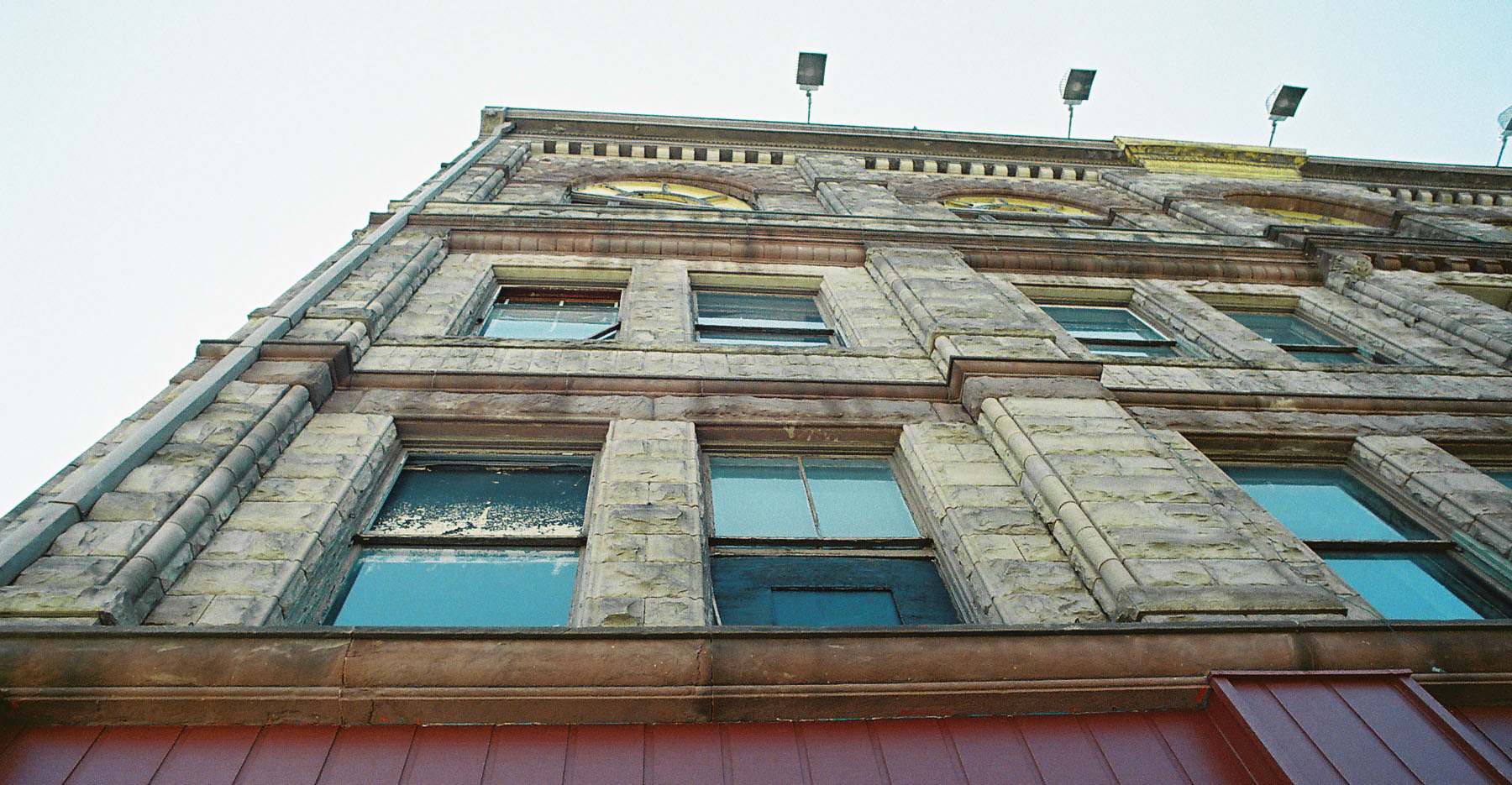 SORG_LEFT_FACADE