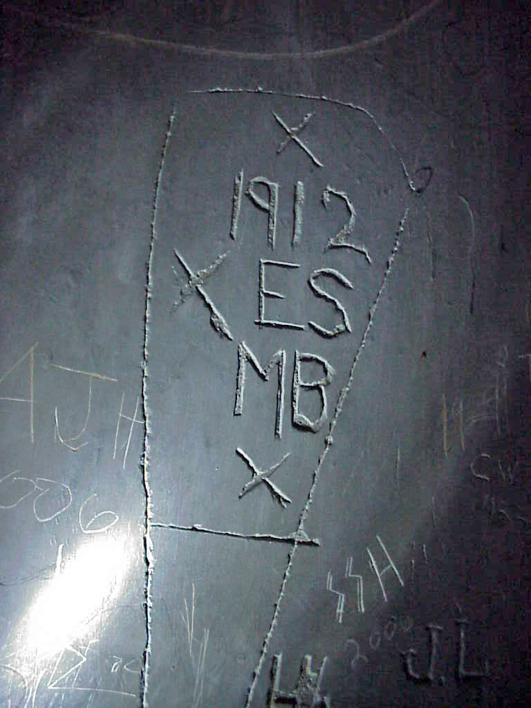 GRAFFITI_TOPofPEANUT GALLERY_STAIRS