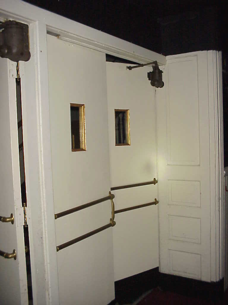 HOUSE_INTERIOR_ENTRY_DOORS
