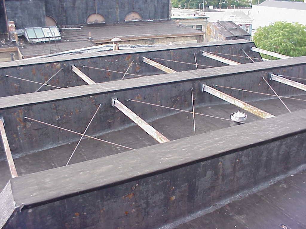 SORG_HOUSE_ROOF_FROM_FLY