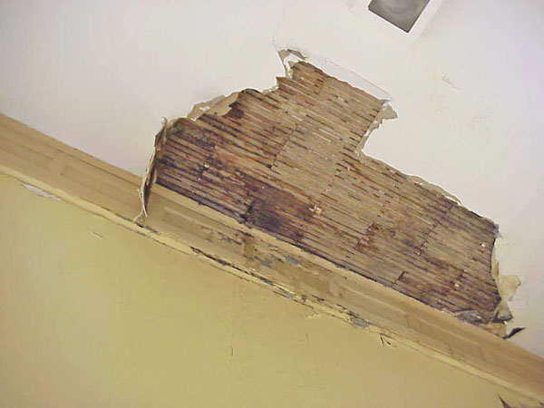 LEAK_BALLROOM_NORTH_WEST_CEILING